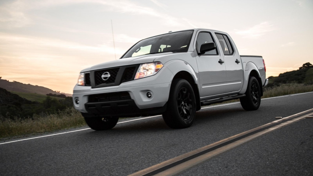 2025 Nissan Frontier Pictures