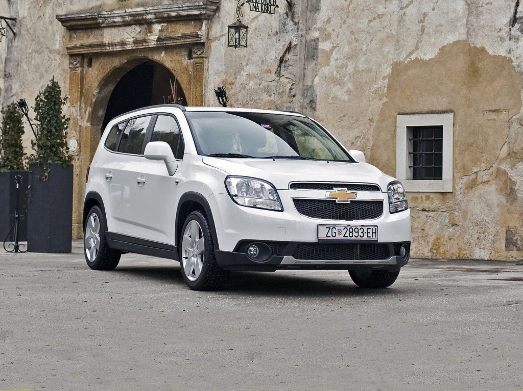 2025 Chevy Orlando Interior