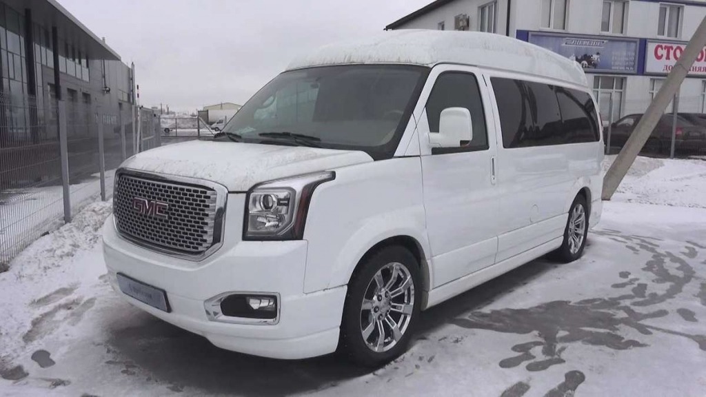 2025 GMC Savana Spy Photos