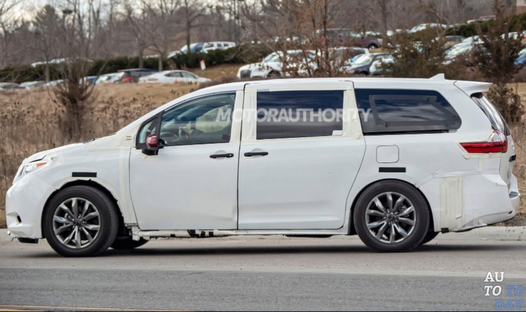 2025 Toyota Sienna Pictures