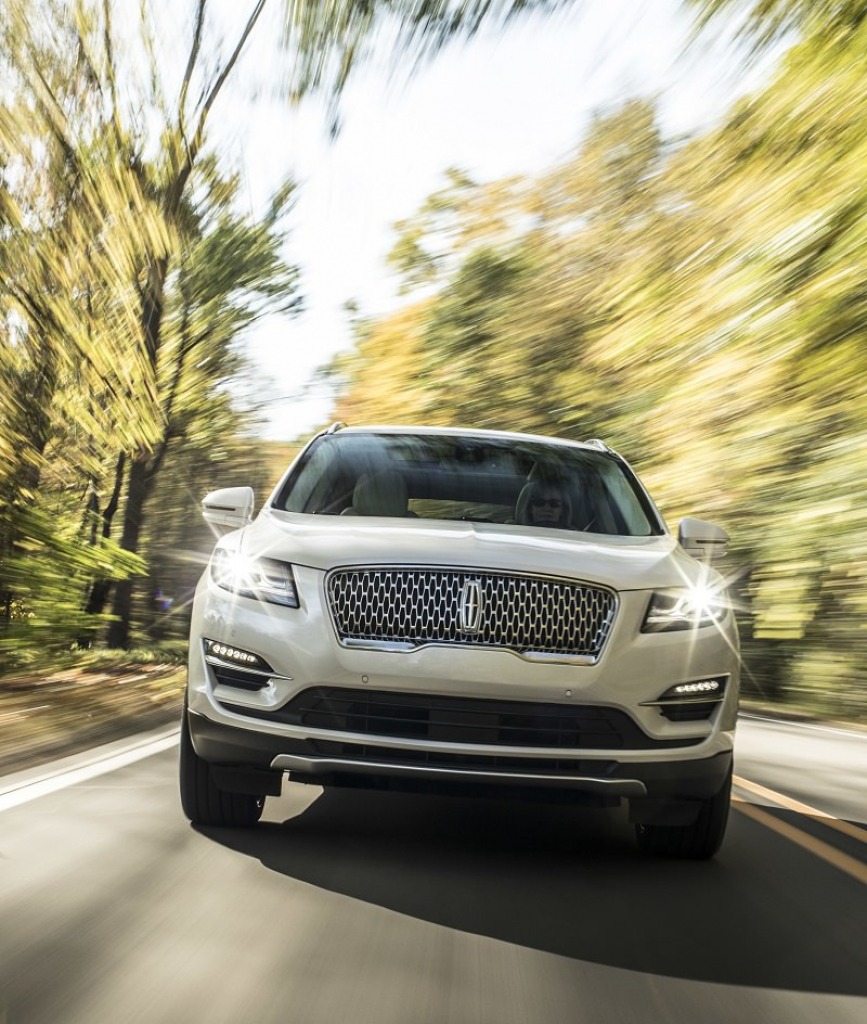2025 Lincoln MKC Images