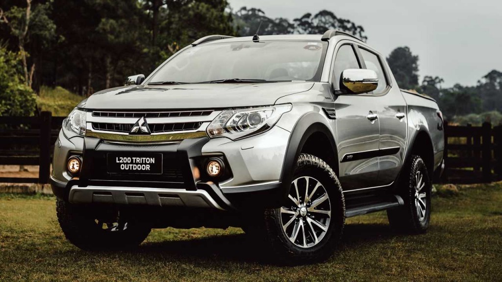 2025 Mitsubishi L200 Wallpaper