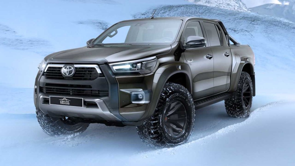 2025 Toyota Hilux Images