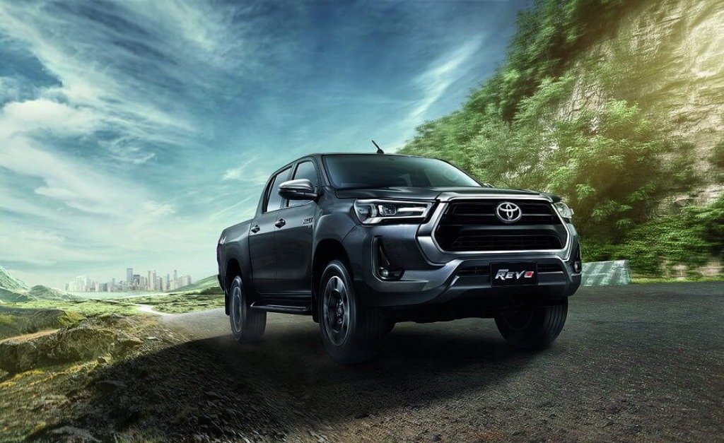 2025 Toyota Hilux Pictures