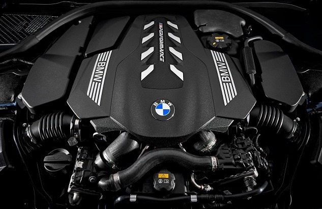 2025 BMW X8 Engine